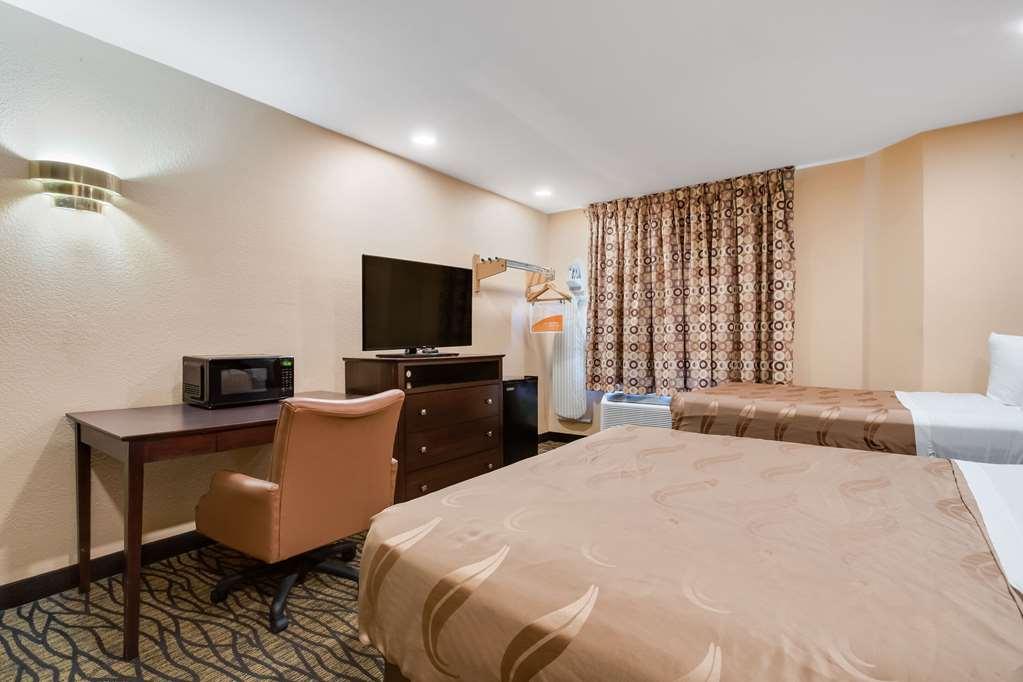 Quality Inn Lees Summit - Kansas City Lee's Summit Room photo